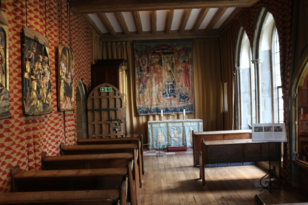 Die ursprüngliche mittelalterliche Kapelle des Leeds Castle stammt aus dem Jahr 1293. König Heinrich VIII ließ sie 1544 entfernen. 1978 wurde die Kapelle dann wiederhergestellt.