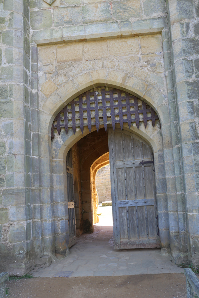 Entrance gate