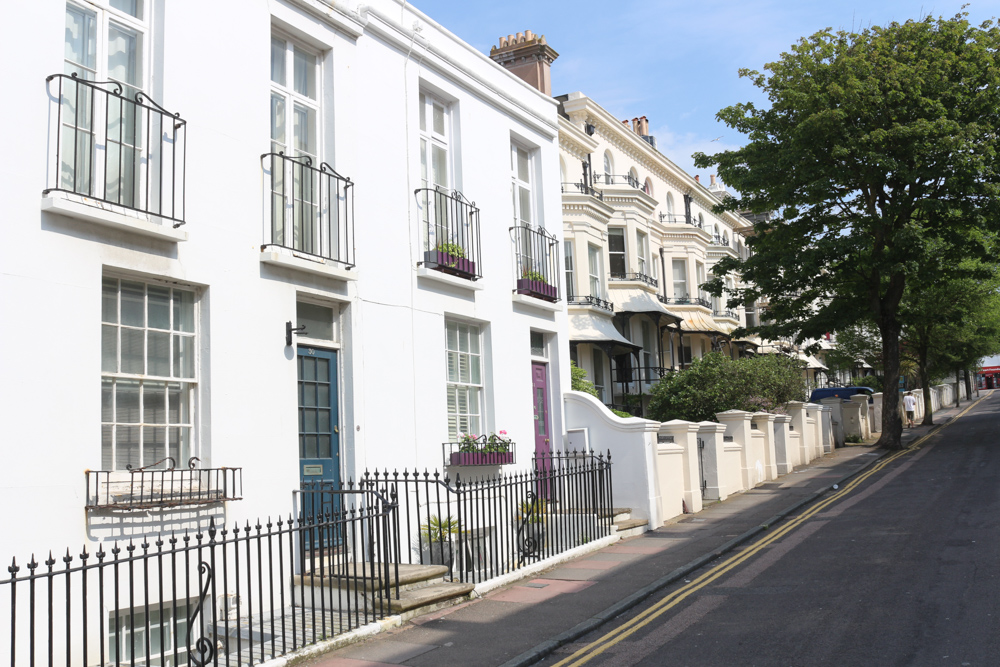 Grand upper class houses near Brighton beach reminding of the height of the bath during Victorian times