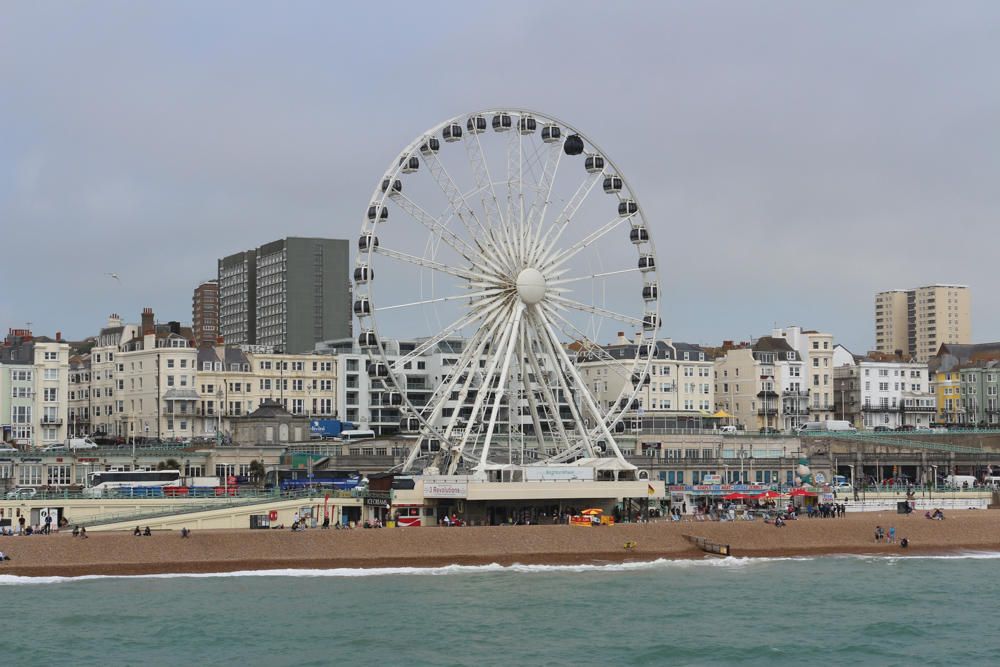 Riesenrad neben dem Brighton Pier