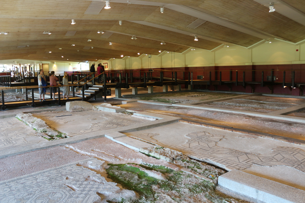 View of the roofed exhibition area