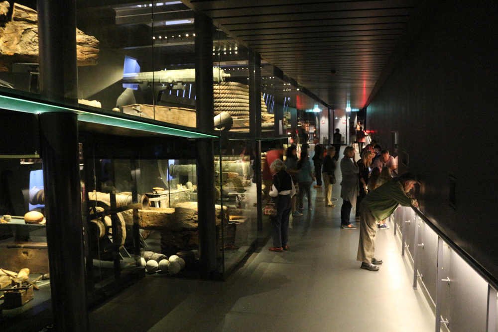 The battle ship Mary Rose was found again on the bottom of the sea. It was lifted from its grave and brought to this museum in Portsmouth.