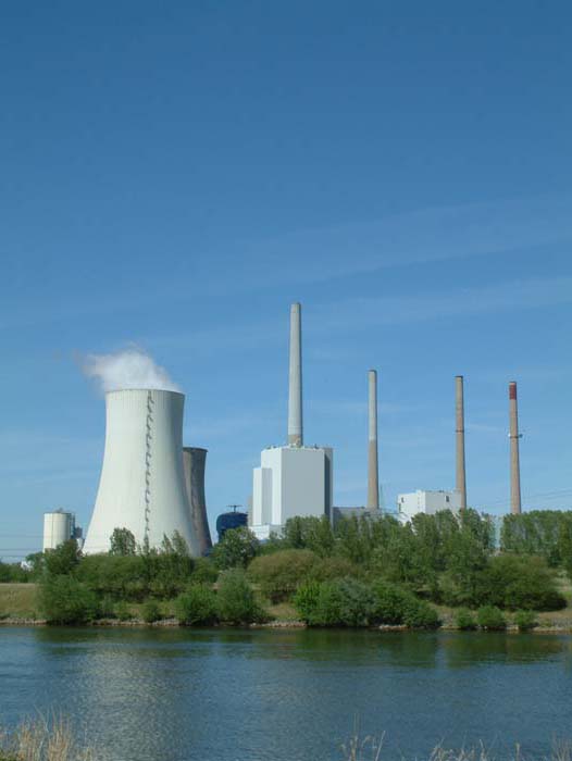 Staudinger power plant in Großkrotzenburg. The plant is owned bei E.ON. It has four coal power stations and one station powered by gas and heating oil. The generation capacity lies by 2,000 megawatts (MW).
