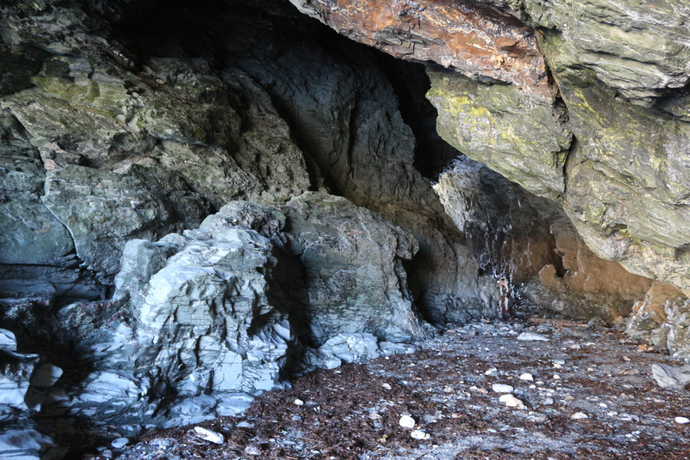 Die so genannte Merlin Höhle unter Tintagel Castle