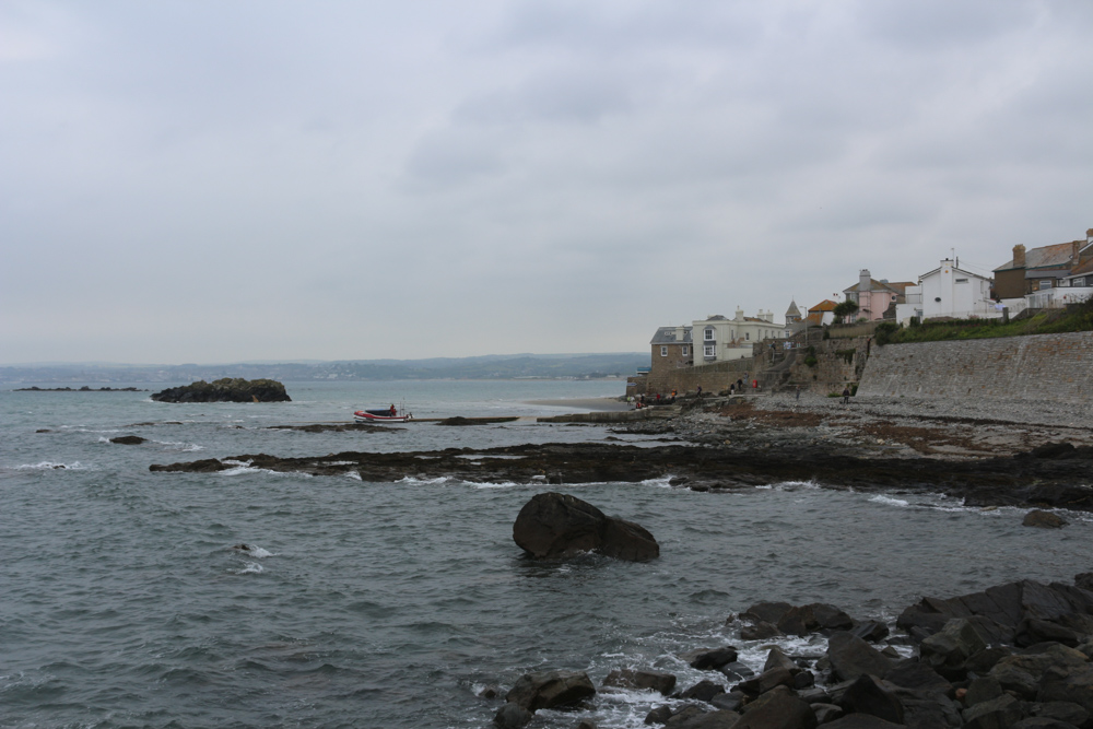 Rough coastline of the city of Marazion