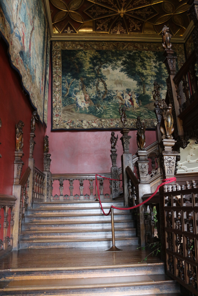 Die Prunktreppe des Hatfield House