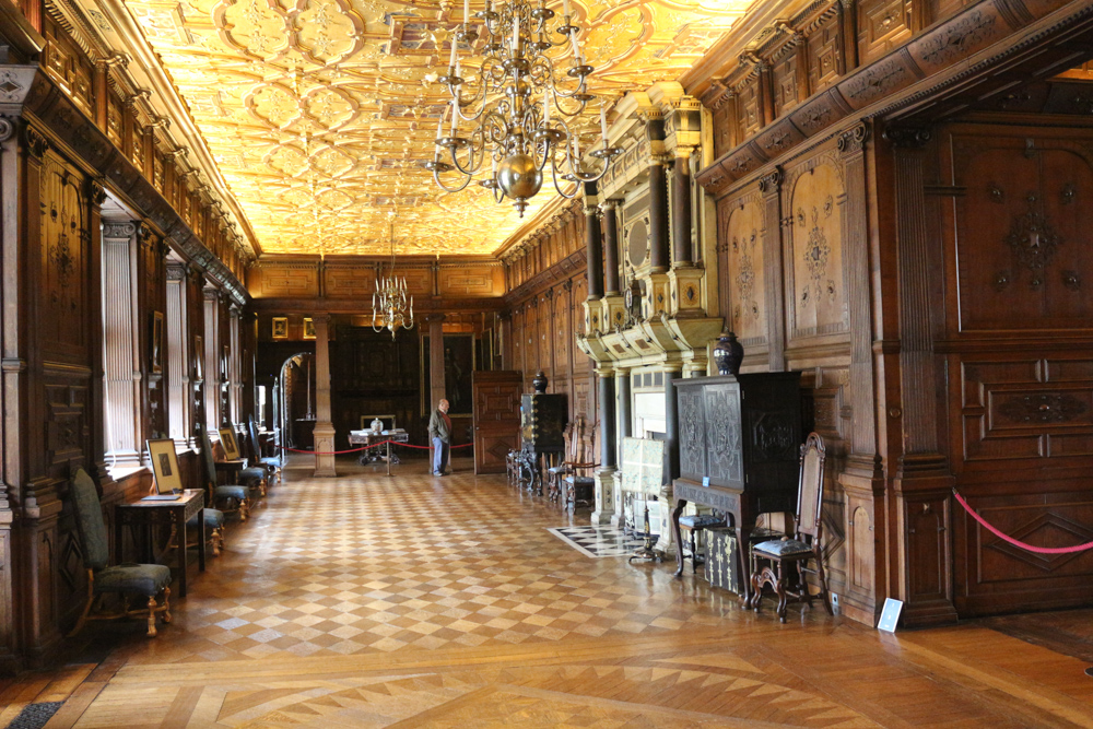 Long Gallery with gilded wooden ceiling in Hatfield House