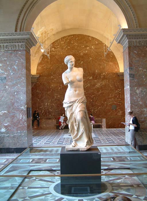Marmorstatue der Venus von Milo im Louvre in Paris
