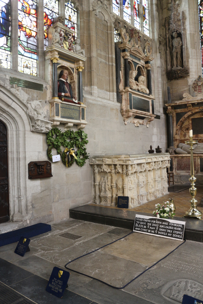 Holy Trinity Church: Graves of William Shakespeare and his wife Anne