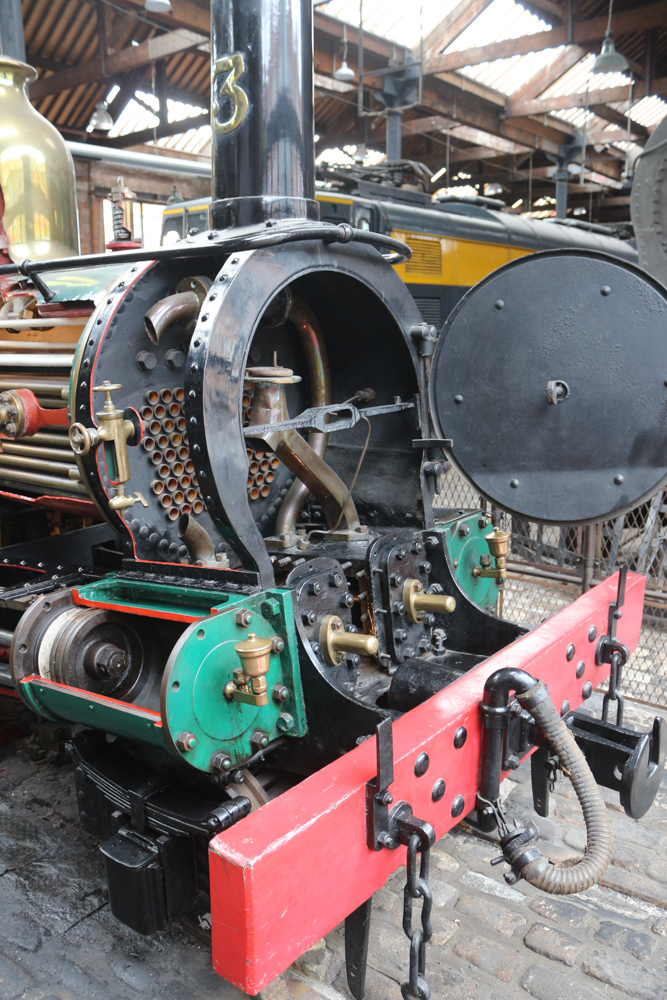 Aufgeschnittene Dampflokomotive von Beyer, Peacock & Co. Ltd mit der Seriennummer 1255, gebaut im Jahr 1873