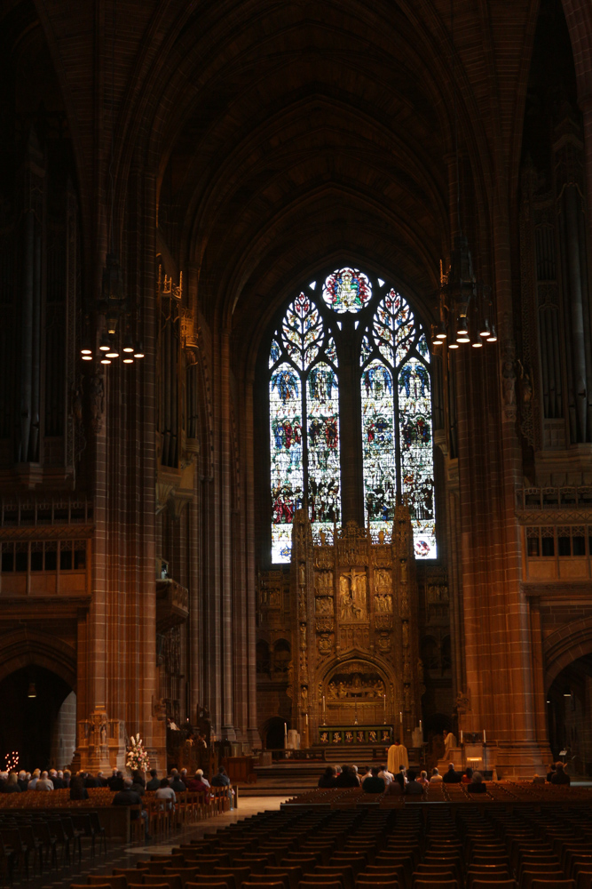 Die protestantische neugotische Liverpool Cathedral wurde zwischen 1904 und 1978 erbaut und gilt als einer der größten Sakralbauten jener Epoche.