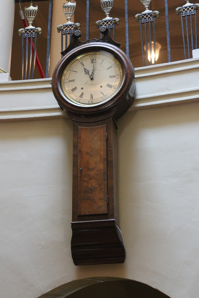 Große Uhr im ovalen Treppenhaus des Culzean Castle