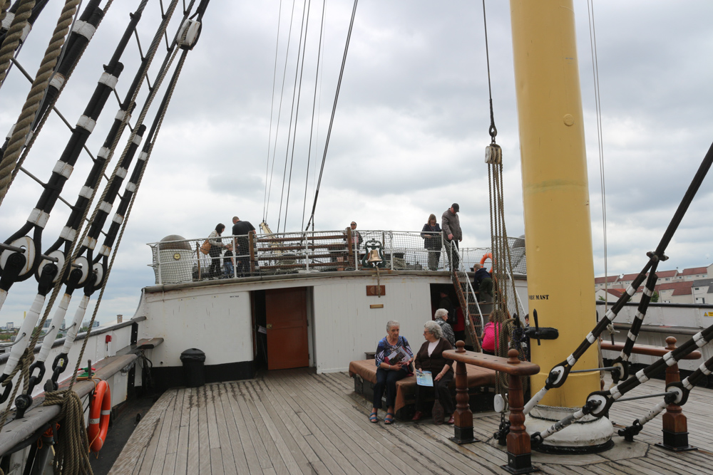 Das Tall-Ship ankert neben dem Riverside Museum in Glasgow