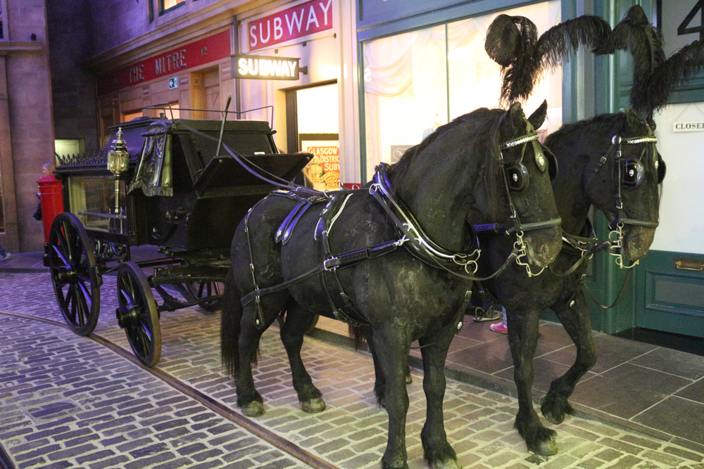 Straßenszene vor 100 Jahren, rekonstruiert im Riverside Museum in Glasgow