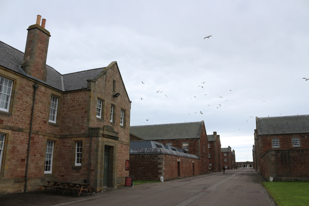 Kasernengebäude im Fort George