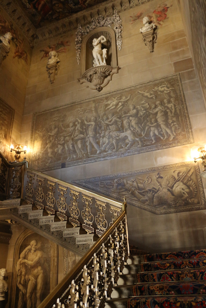 Treppe hinauf in den ersten Stock des Chatsworth House