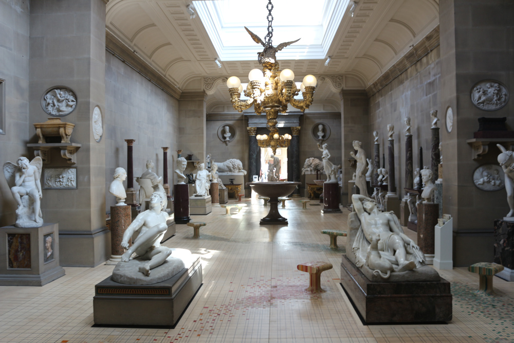 Galerie neoklassischer Skulpturen im Chatsworth House