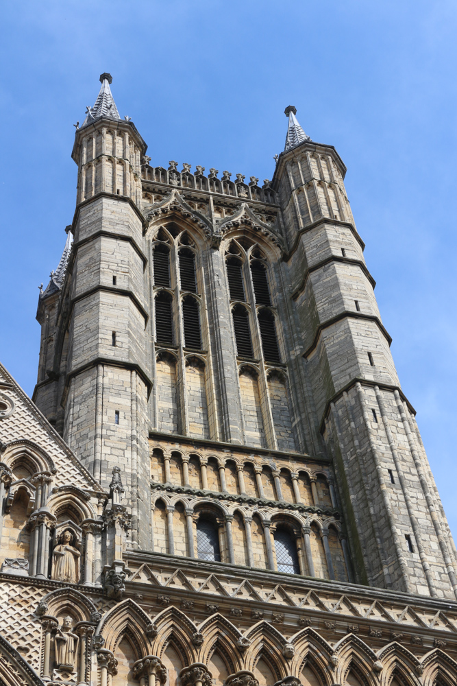 Einer der zwei Türme der Kathedrale von Lincoln