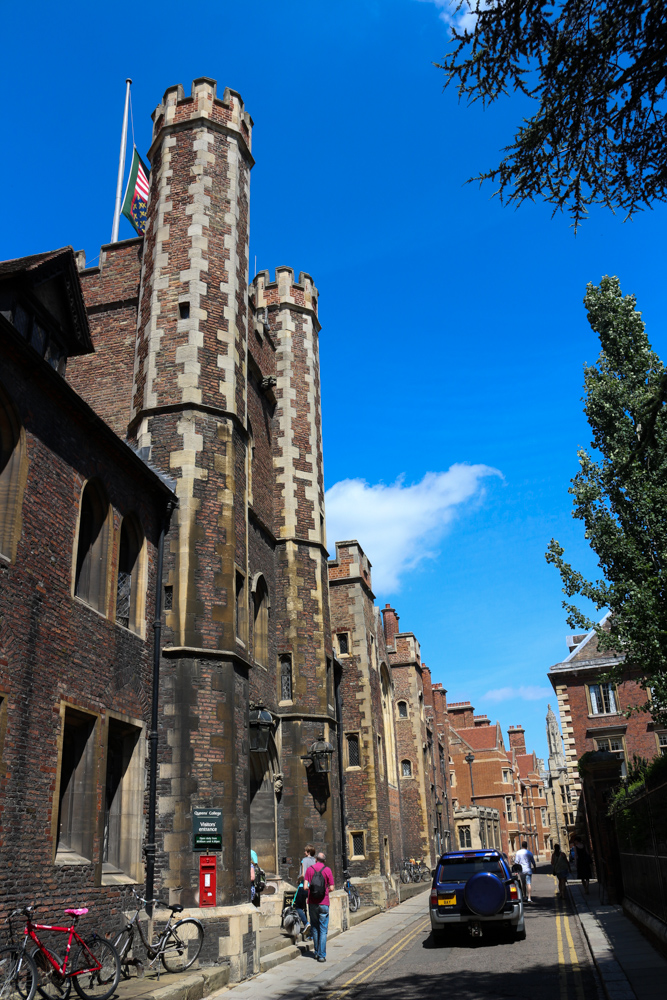 Entrance to Queen's College