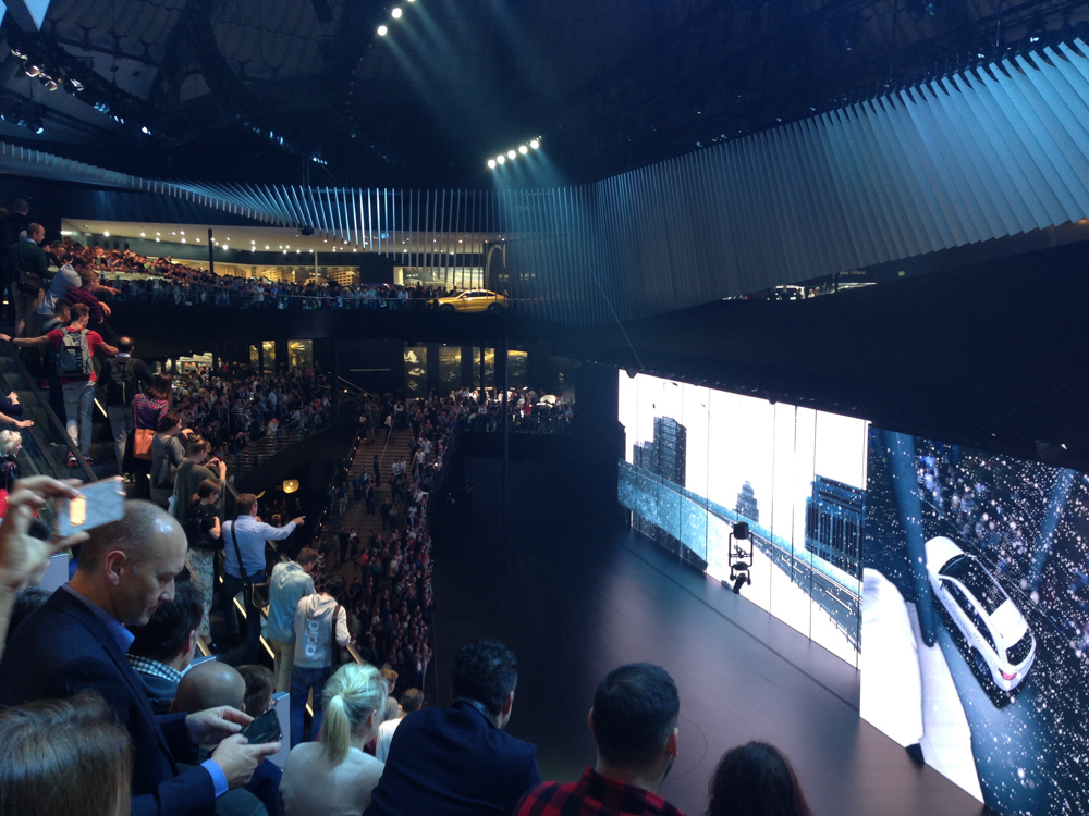 Mercedes Ausstellungsstand in der Festhalle Frankfurt