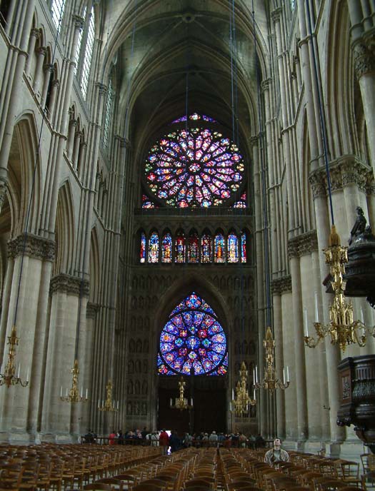 Rosette über dem Eingang von Notre-Dame de Reims