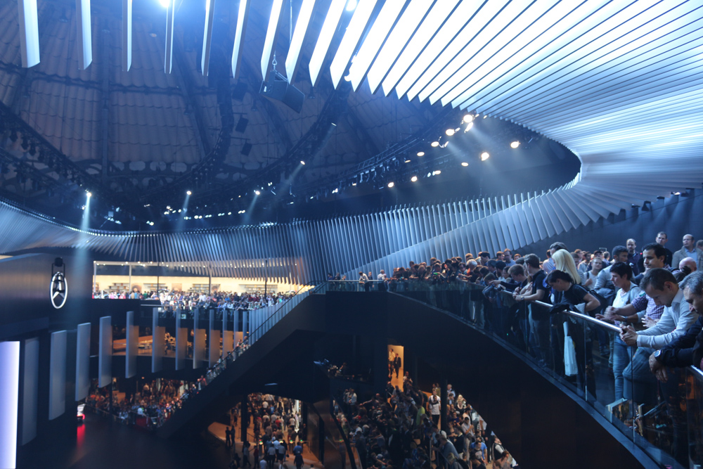 Mercedes Ausstellungsstand in der Festhalle Frankfurt