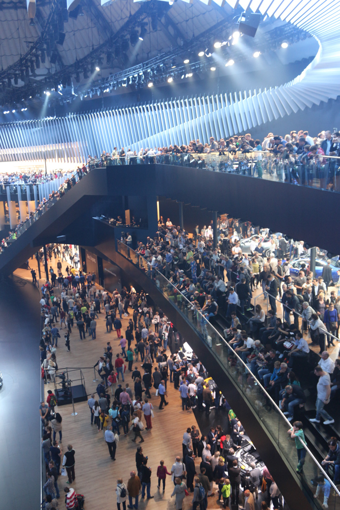 Mercedes Ausstellungsstand in der Festhalle Frankfurt