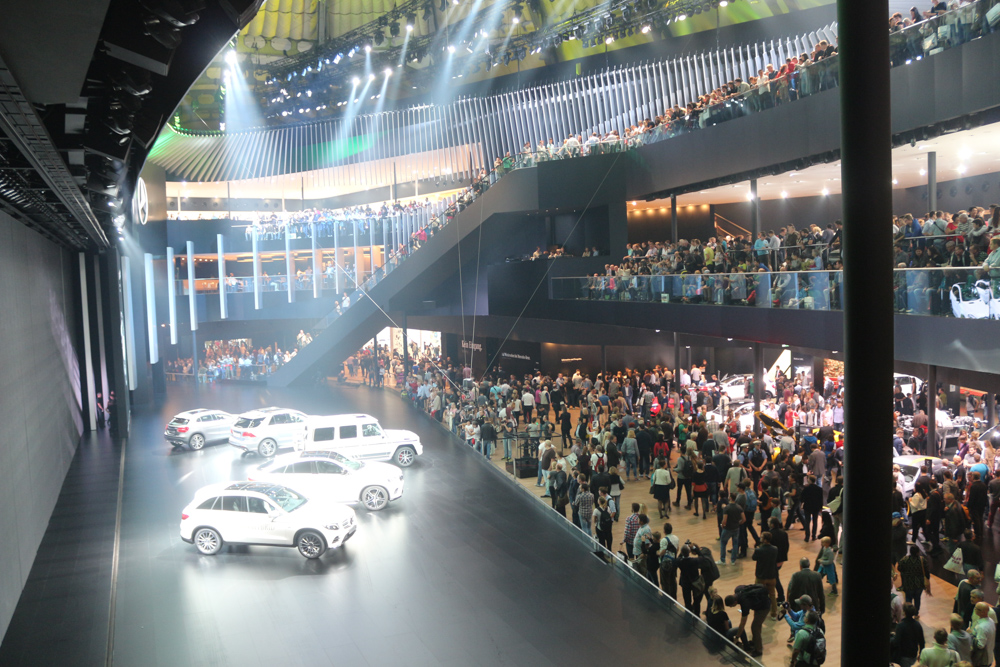 Mercedes Ausstellungsstand in der Festhalle Frankfurt