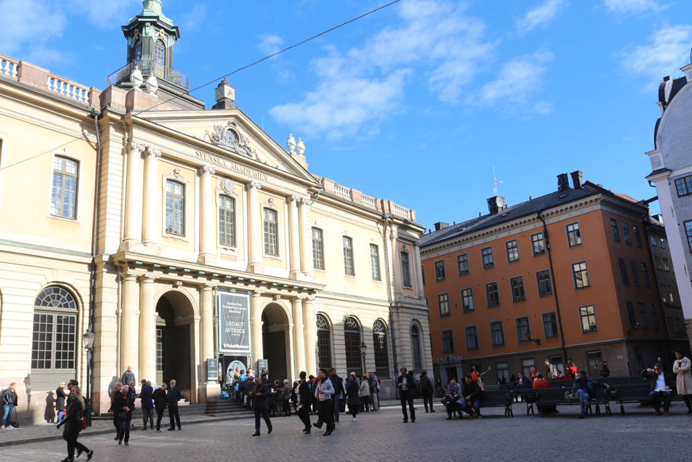 Gamla Stan: Svenska Akademien und das Nobel Museum am Stortorget Platz