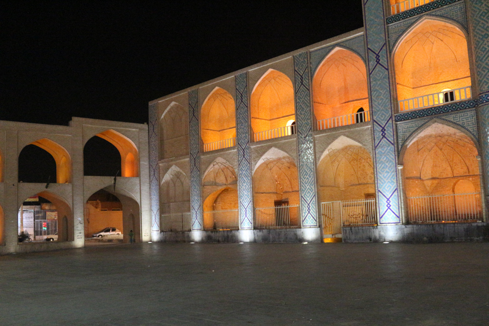 Amir Chakhmaq mosque at the entrance to the old bazaar