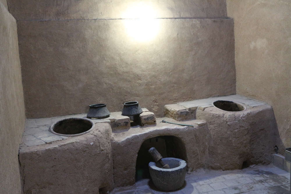 Yazd Water Museum: Old kitchen of the house.