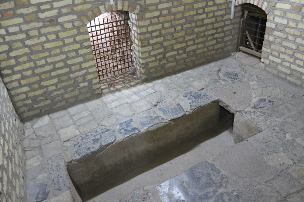 Yazd Water Museum: Underground access point to the Canat water distribution system below the house. This place was primarily used to wash clothes. The water was then used to supply the fields around the city.