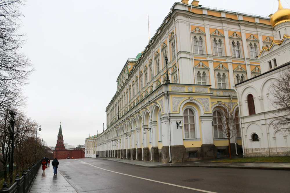 Road along the Grand Kremlin Palace down to Borovitskaya Tower and gate