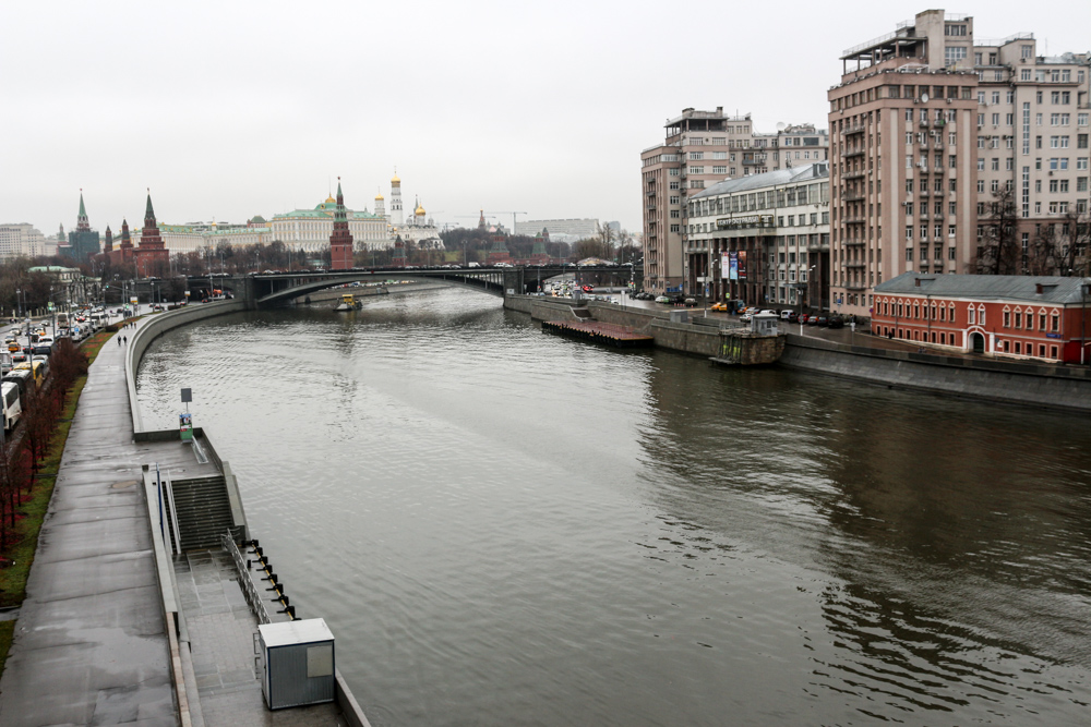 Moscow kremlin seen from Patriarshy Bridge