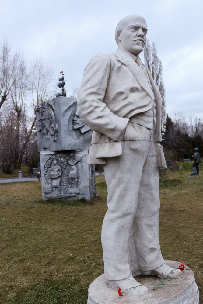 Lenin statue shown in the garden around Tretyakov Gallery