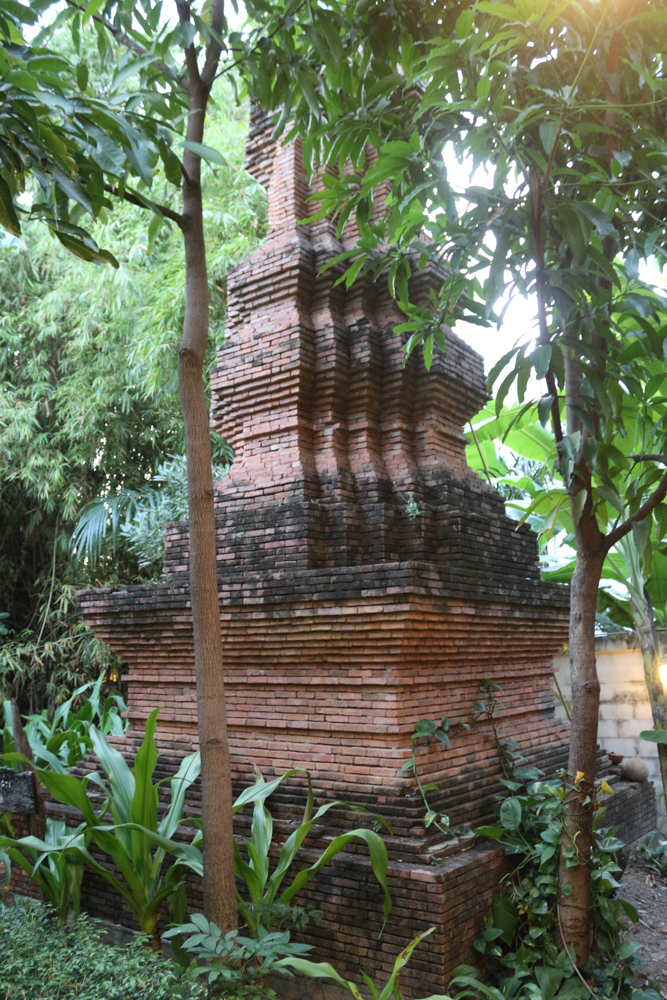 Ausstellung typischer traditioneller Thai Häuser und Gebräuche auf dem Gelände des Siam Niramit