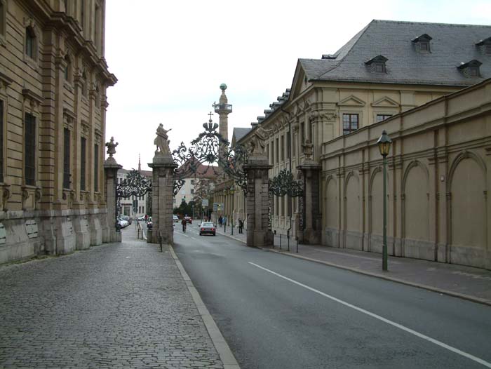 Straße neben der Würzburger Residenz