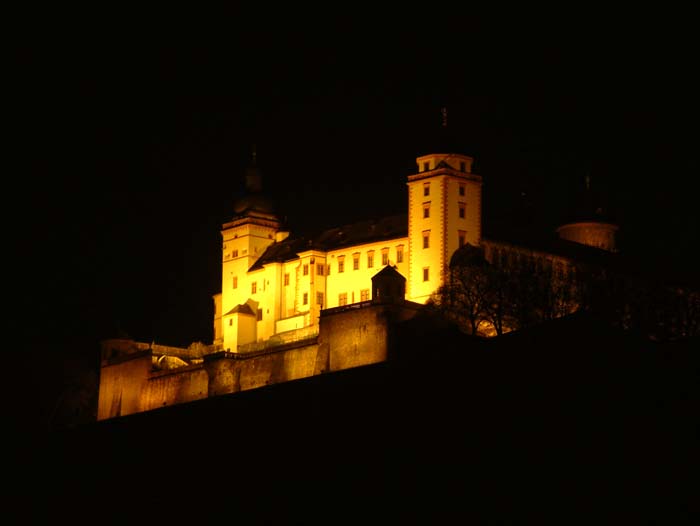 Festung Marienberg (auch Marienfeste genannt), das Wahrzeichen der Stadt mit dem Mainfränkischen Museum