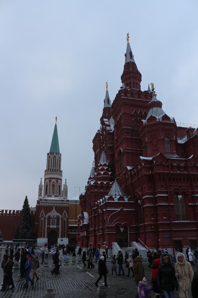 Nikolausturm und das Staatliche Historische Museum Moskau am Roten Platz