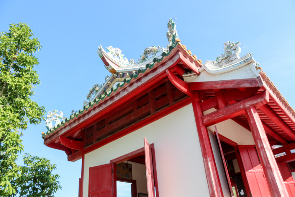 Wehart Chamrunt ("Heavenly Light") a Chinese palace in the gardens of the Bang Pa-In summer palace in Ayutthaya