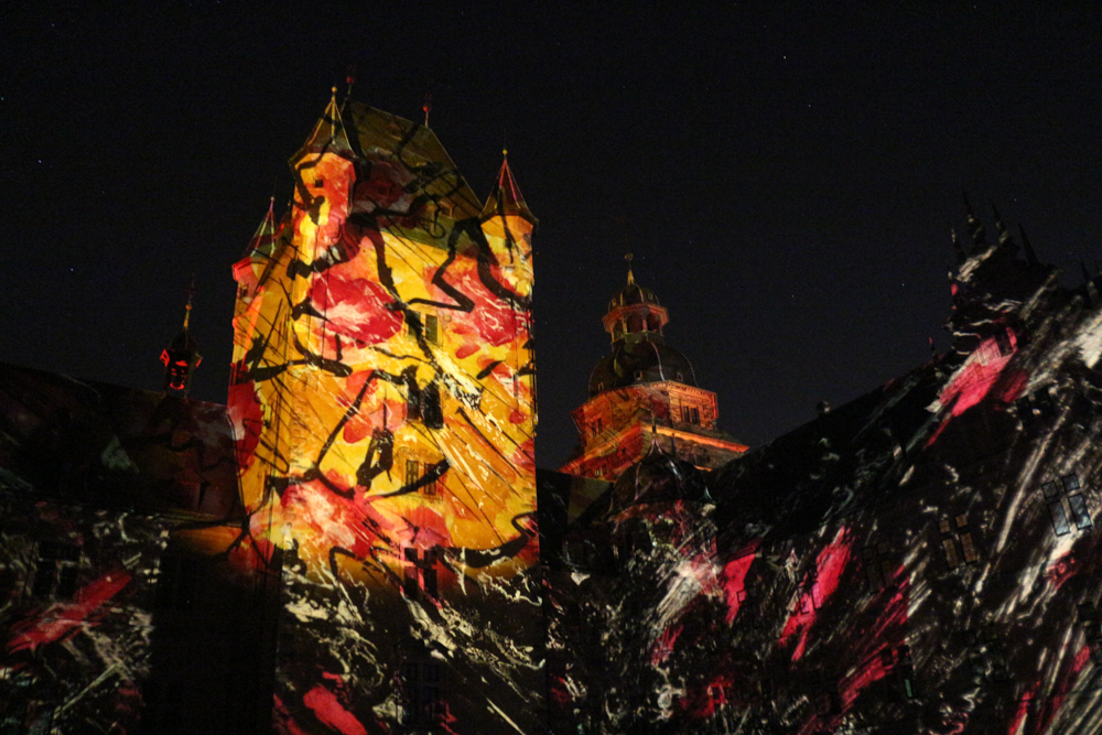 Light installation in the Aschaffenburg Castle during the culture days Stadtwandeln