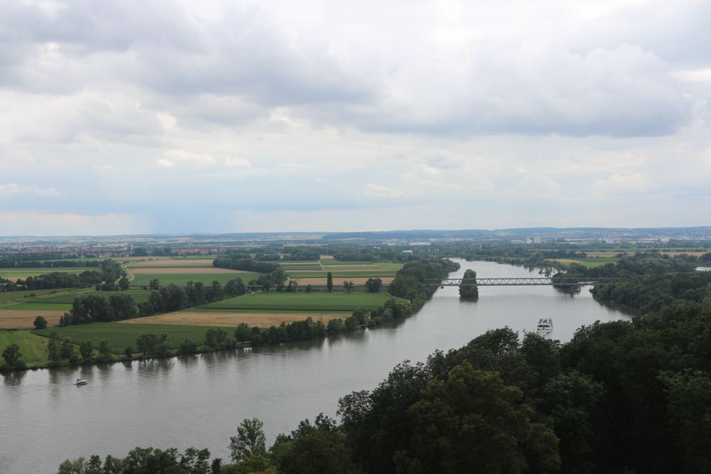 Die Donau, östlich von Regensburg in Bayern