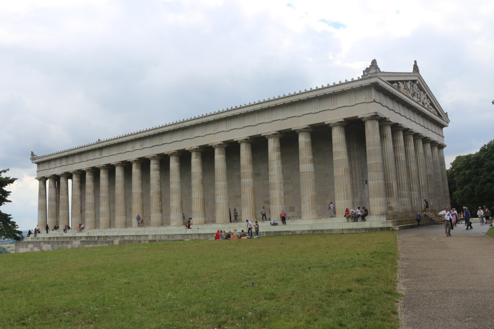 The Walhalla is a hall of fame that honors laudable and distinguished people in German history – "politicians, sovereigns, scientists and artists of the German tongue"; thus the celebrities honored are drawn from a wider area than today's Germany. The hall is a neo-classical building above the Danube River, east of Regensburg in Bavaria.