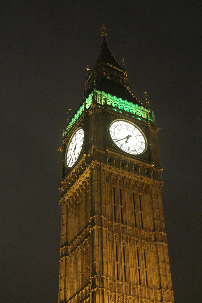 Nächtlicher Blick auf Big Ben