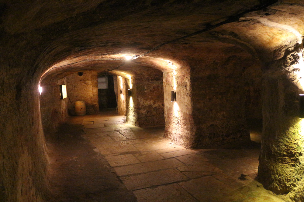 Historische Felsengänge in der nördlichen Altstadt unterhalb der Nürnberger Burg