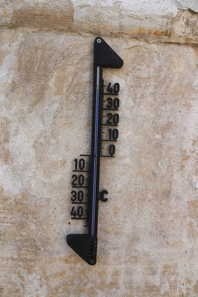 Thermometer mit einer Temperatur von über 42 Grad in Mostar