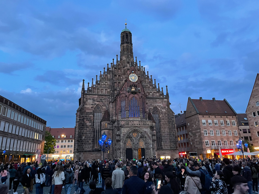 Hauptmarkt vor der so genannten Blauen Nacht