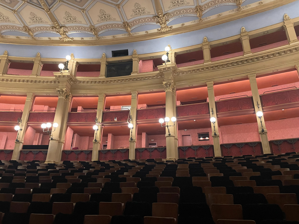 Auditorium des Richard-Wagner-Festspielhauses auf dem Grünen Hügel