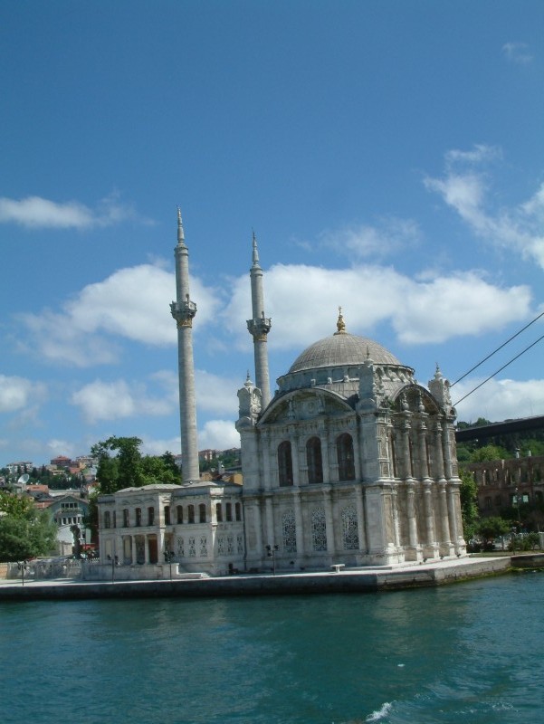 Ortaköy Camii