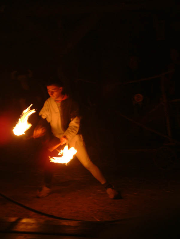 Gaukler auf dem Weihnachtsmarkt der Ronneburg